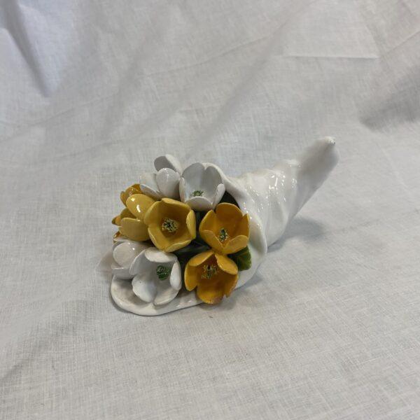 Statuetta bouquet in ceramica